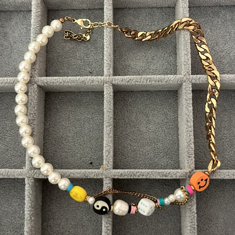 Fun necklace - Picture 3 of 3